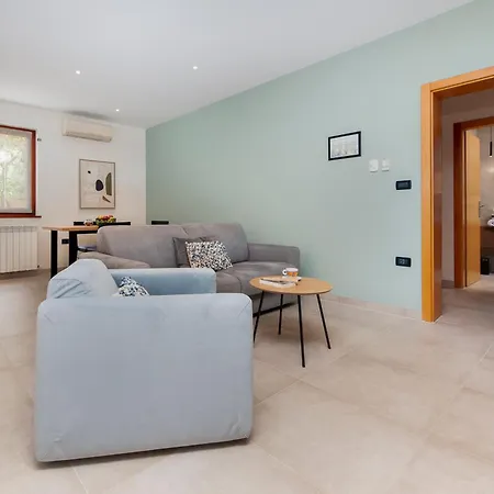 Bed and breakfast Nina 4*