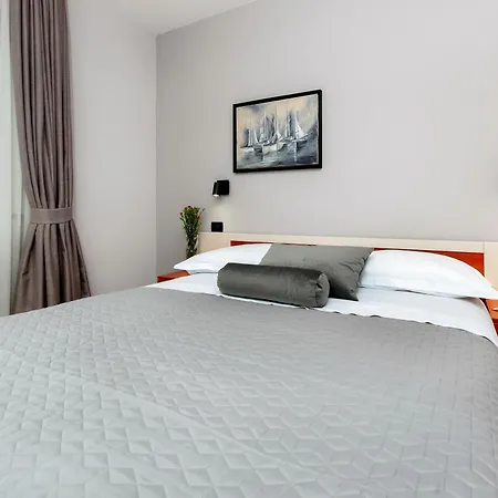 Bed & Breakfast Nina 4*